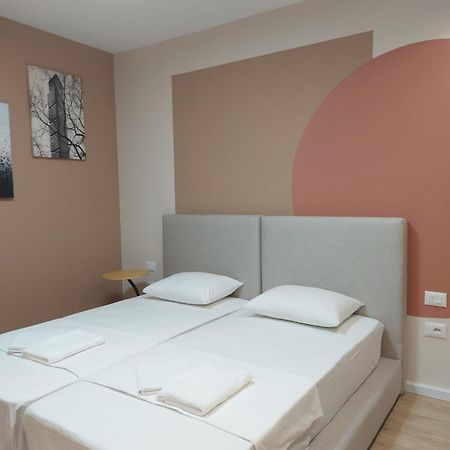 Hotel Center Cozy Nest Tirana Exterior foto