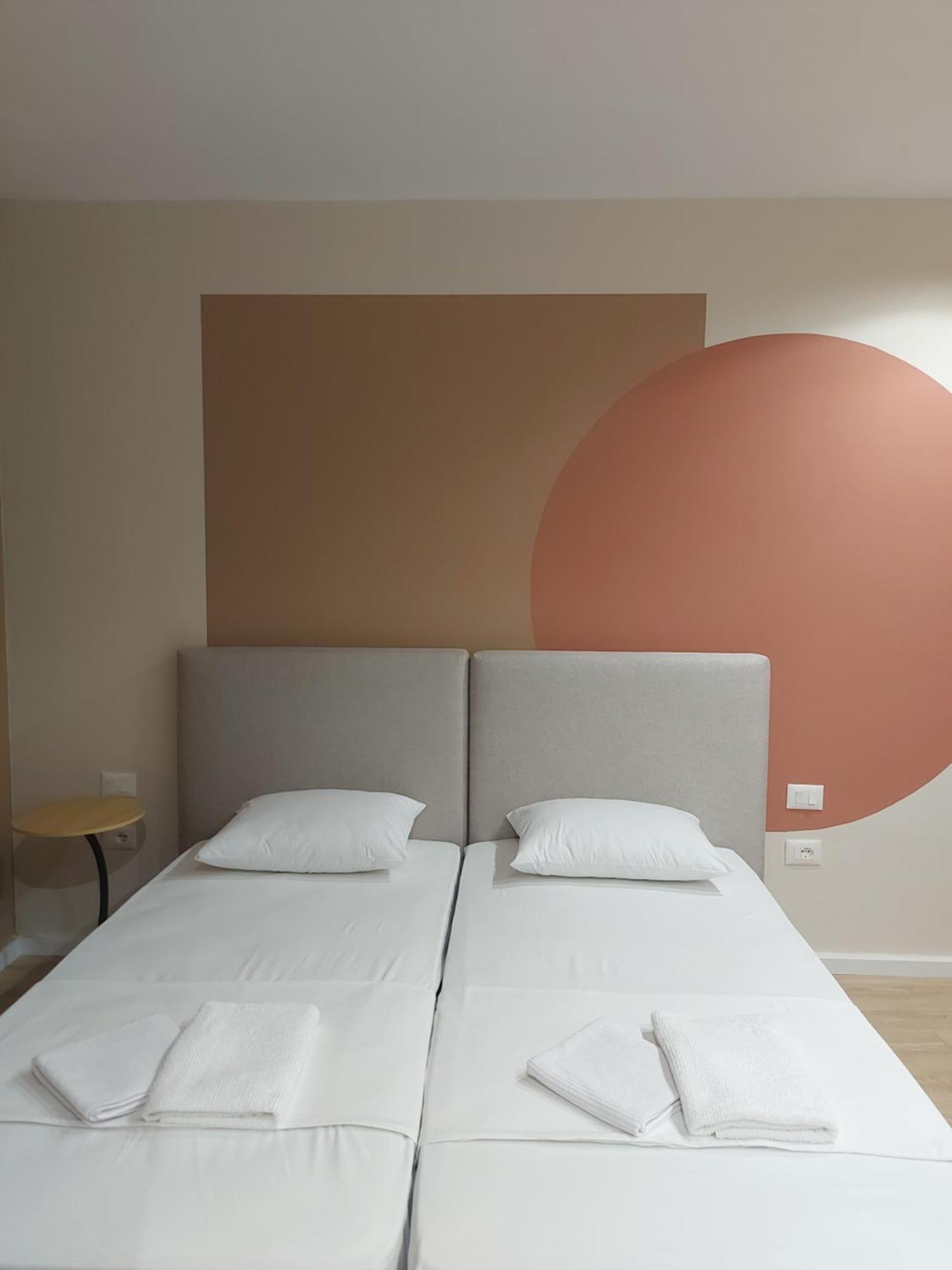 Hotel Center Cozy Nest Tirana Exterior foto
