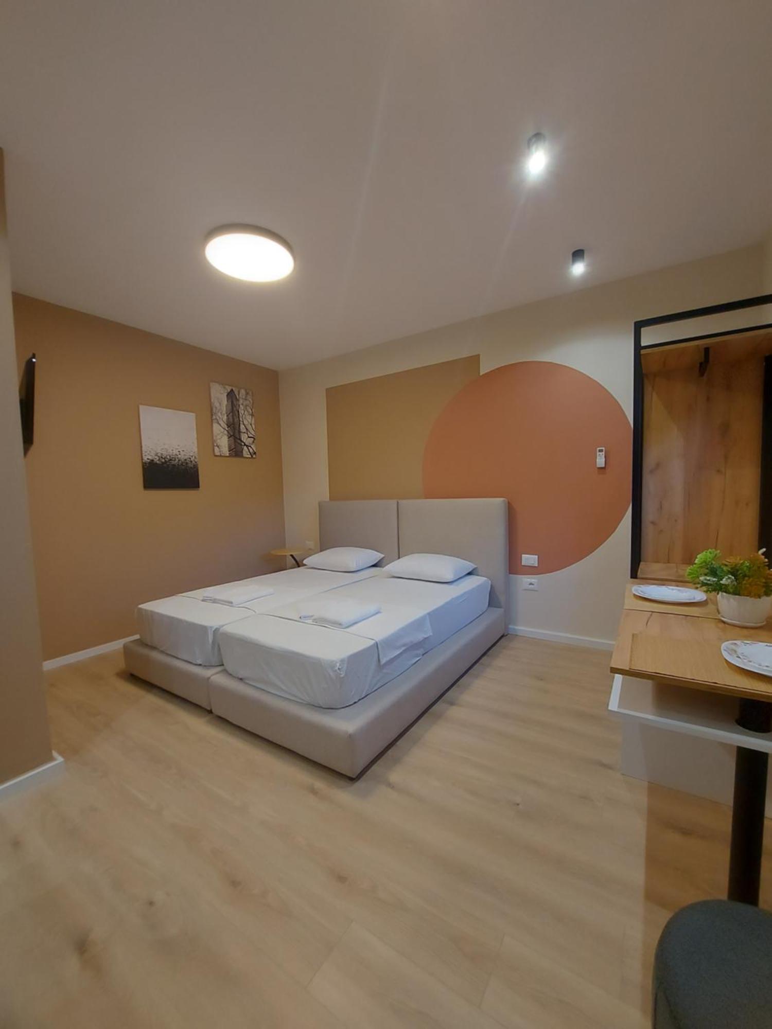 Hotel Center Cozy Nest Tirana Exterior foto
